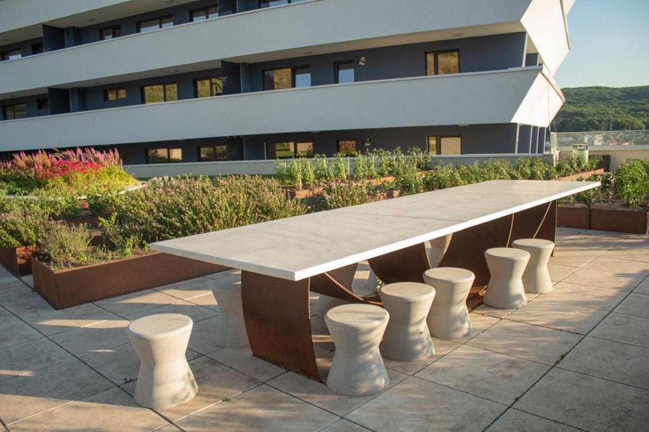 Wings Luxury Suites Cluj-Napoca Exterior foto