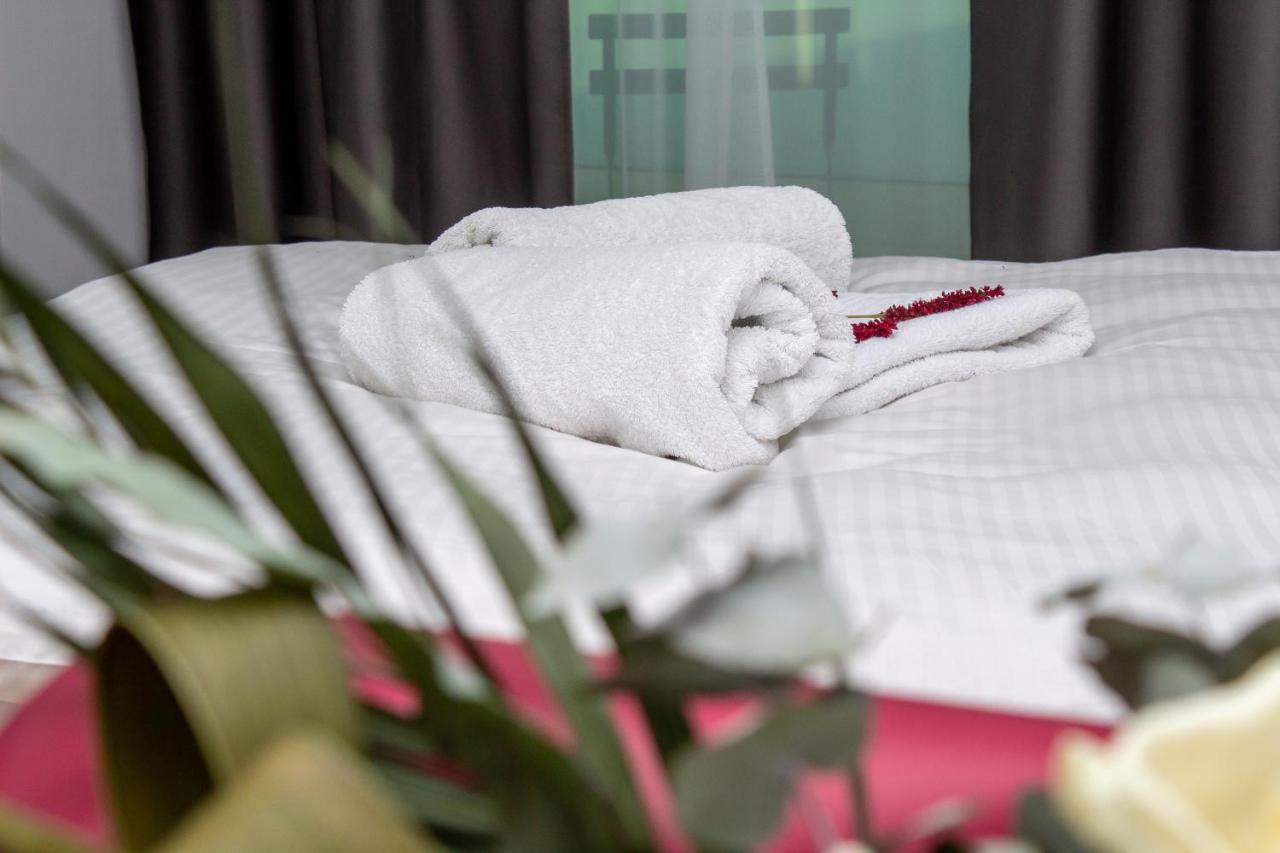 Wings Luxury Suites Cluj-Napoca Exterior foto